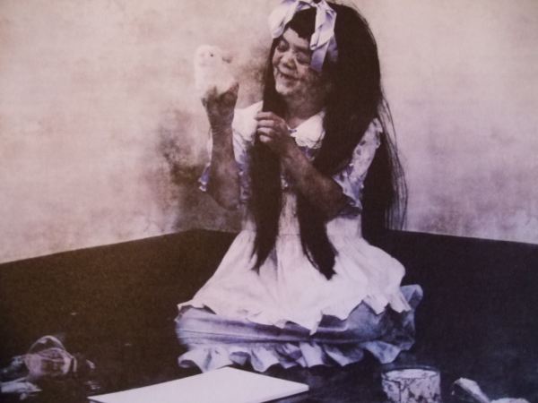 アリスが落ちた穴の中 Dark Märchen Show!!」豪華版 ART ALBUM＋DVD