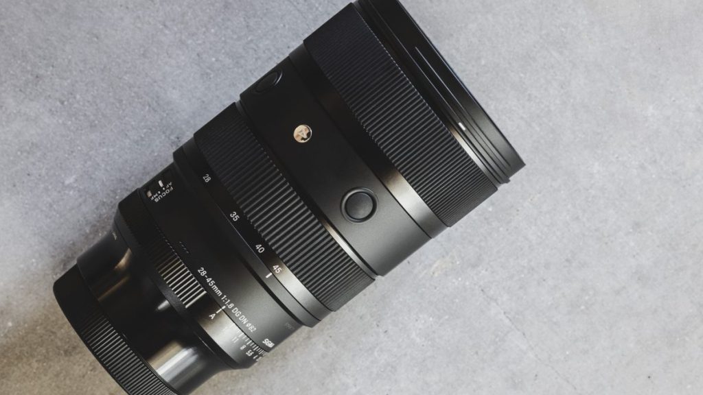 ズームレンズの新時代の到来!? 世界初ズーム全域でF1.8のレンズ「SIGMA