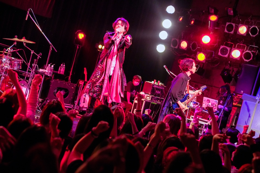 2025.06.12 fuzzy knot＠Spotify O-WEST – ROCKの総合情報サイトVif