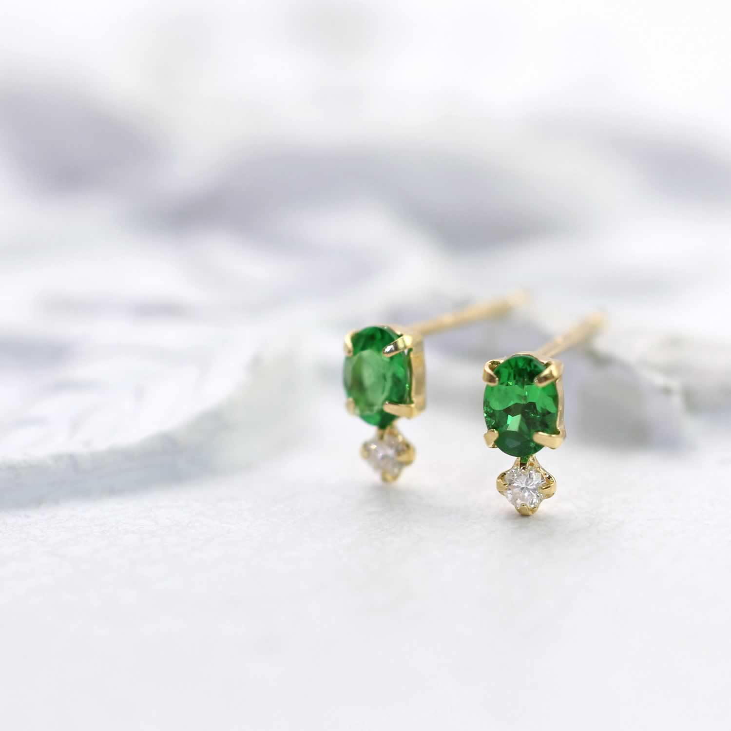 アクセサリーのプレゼント K18 1月の誕生石 グリーンガーネット