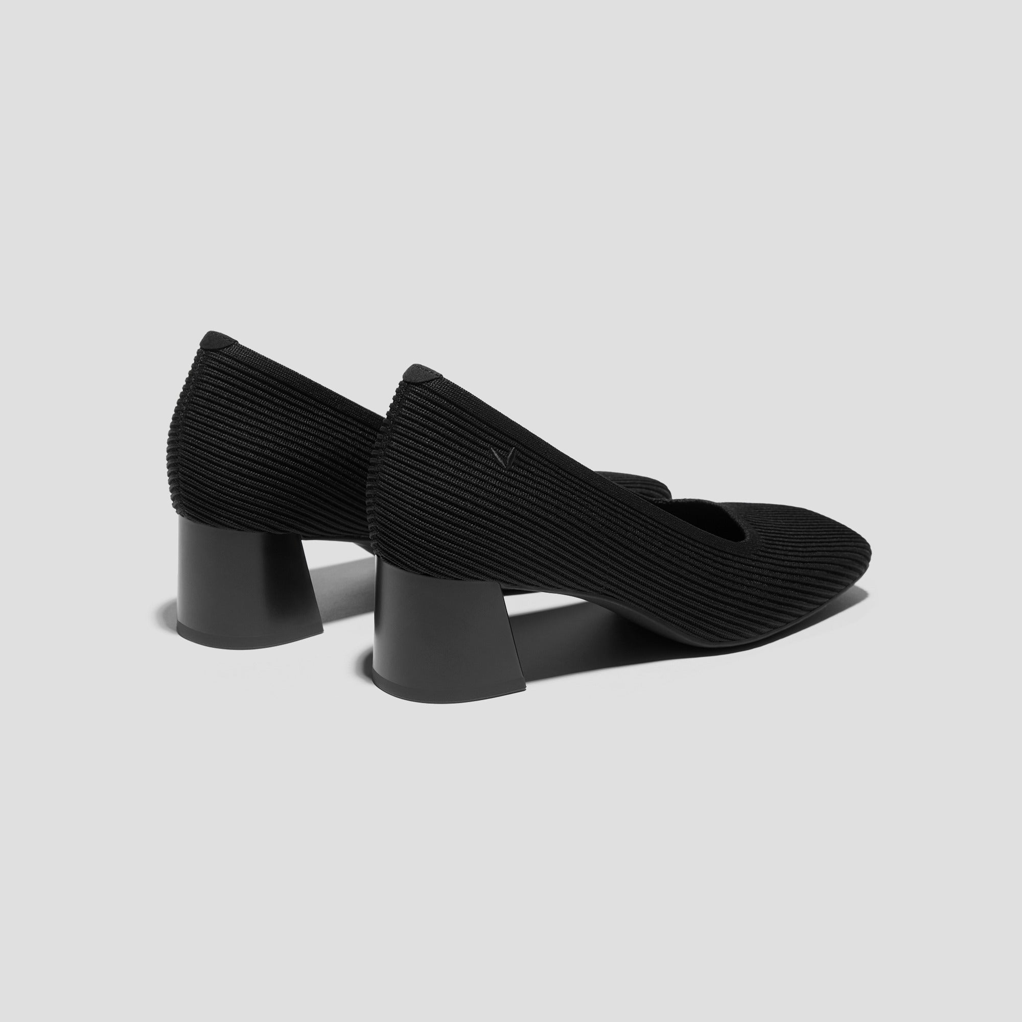 Monroe] スクエアトゥ Margot™ チャンキーヒール パンプス – VIVAIA JAPAN