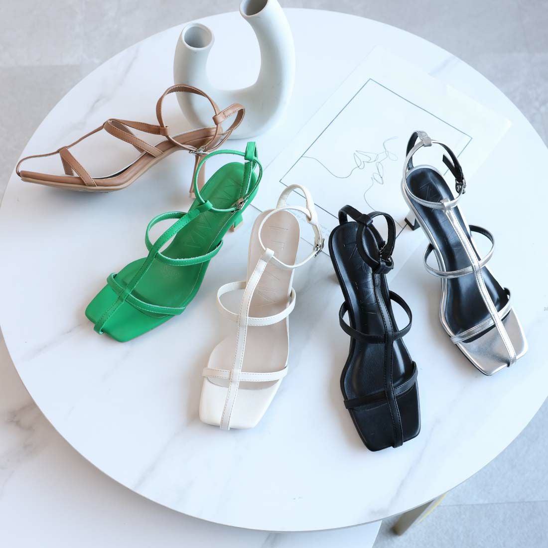 スクエアトゥ華奢Tストラップサンダル ｜靴・レディースシューズの