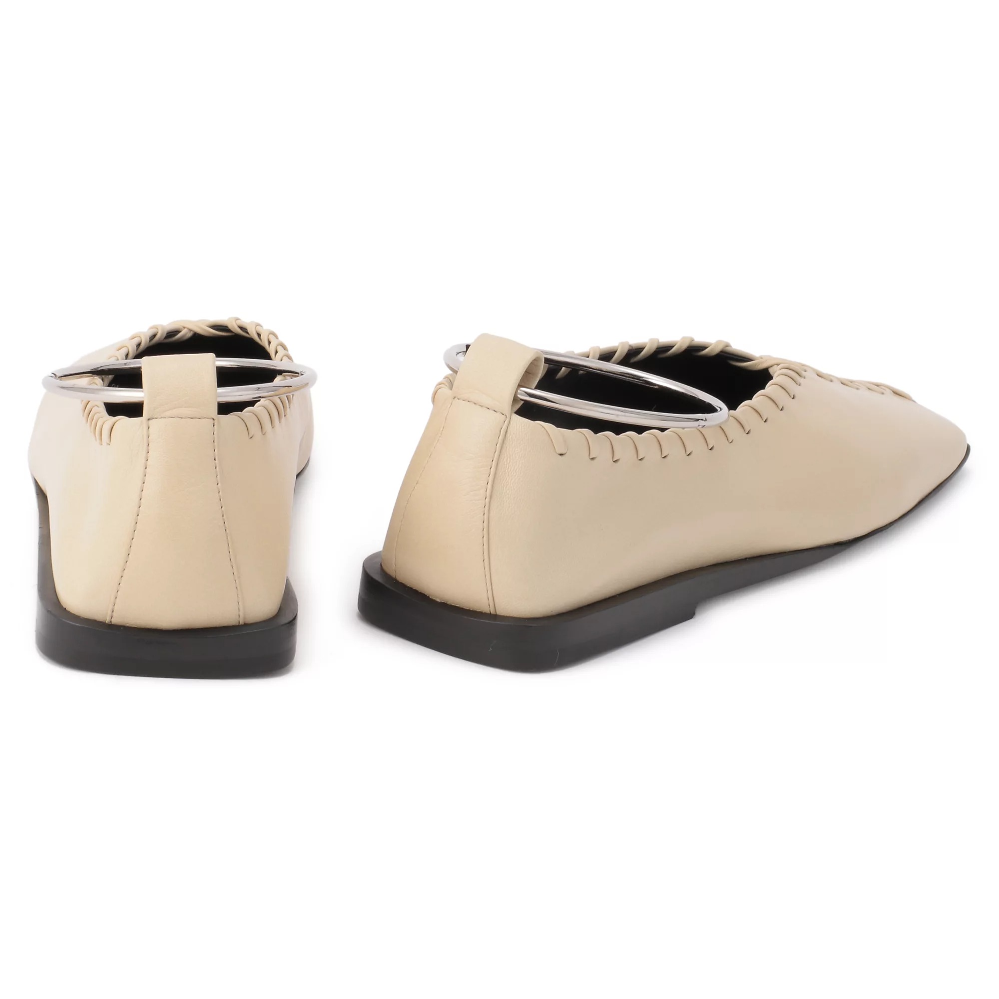 リュクスな素材で差がつく【ジルサンダー】の大人が買うべきフラット