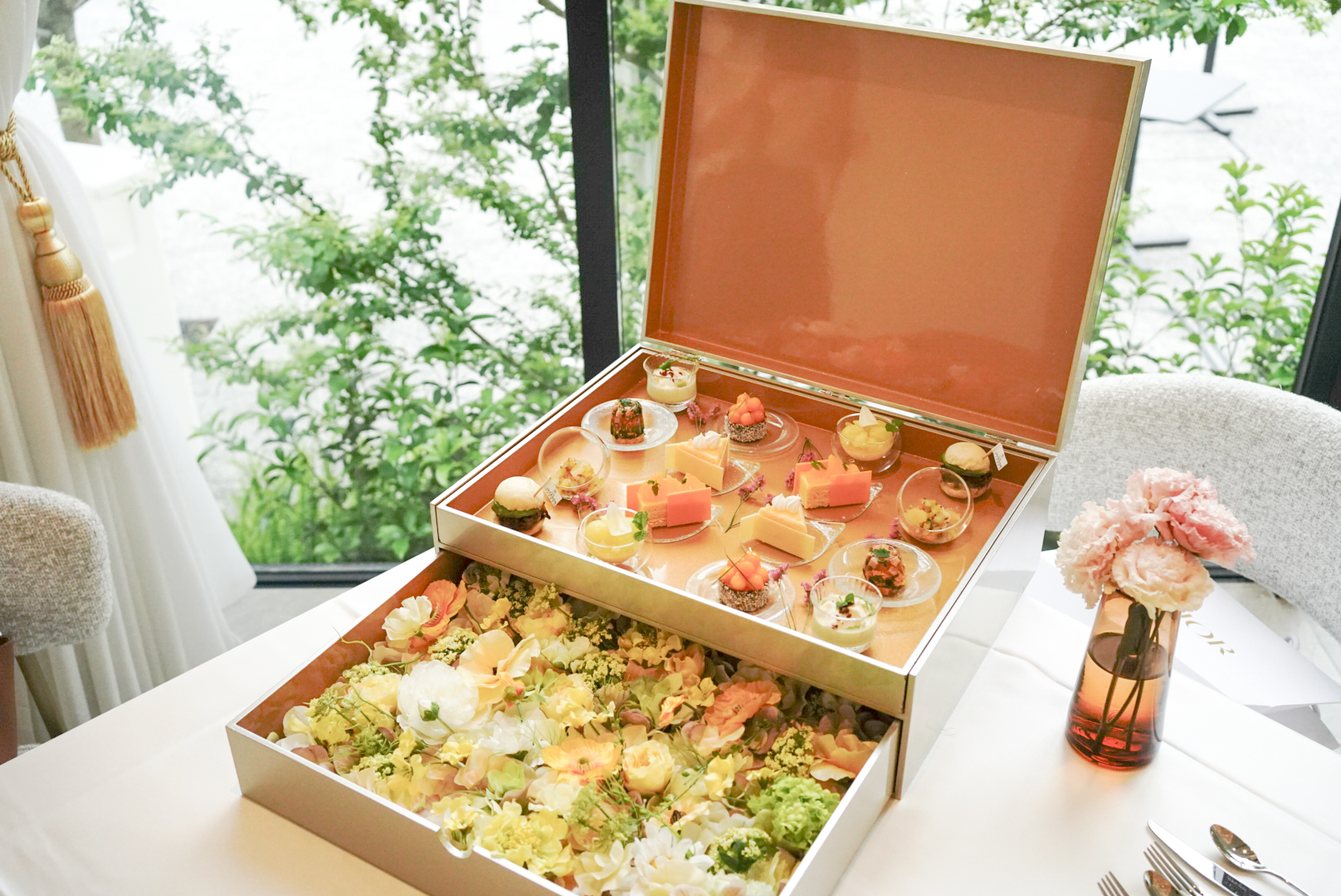 梅田・グラングリーン大阪「ザ ジャクソン ガーデン」で楽しむ初夏の