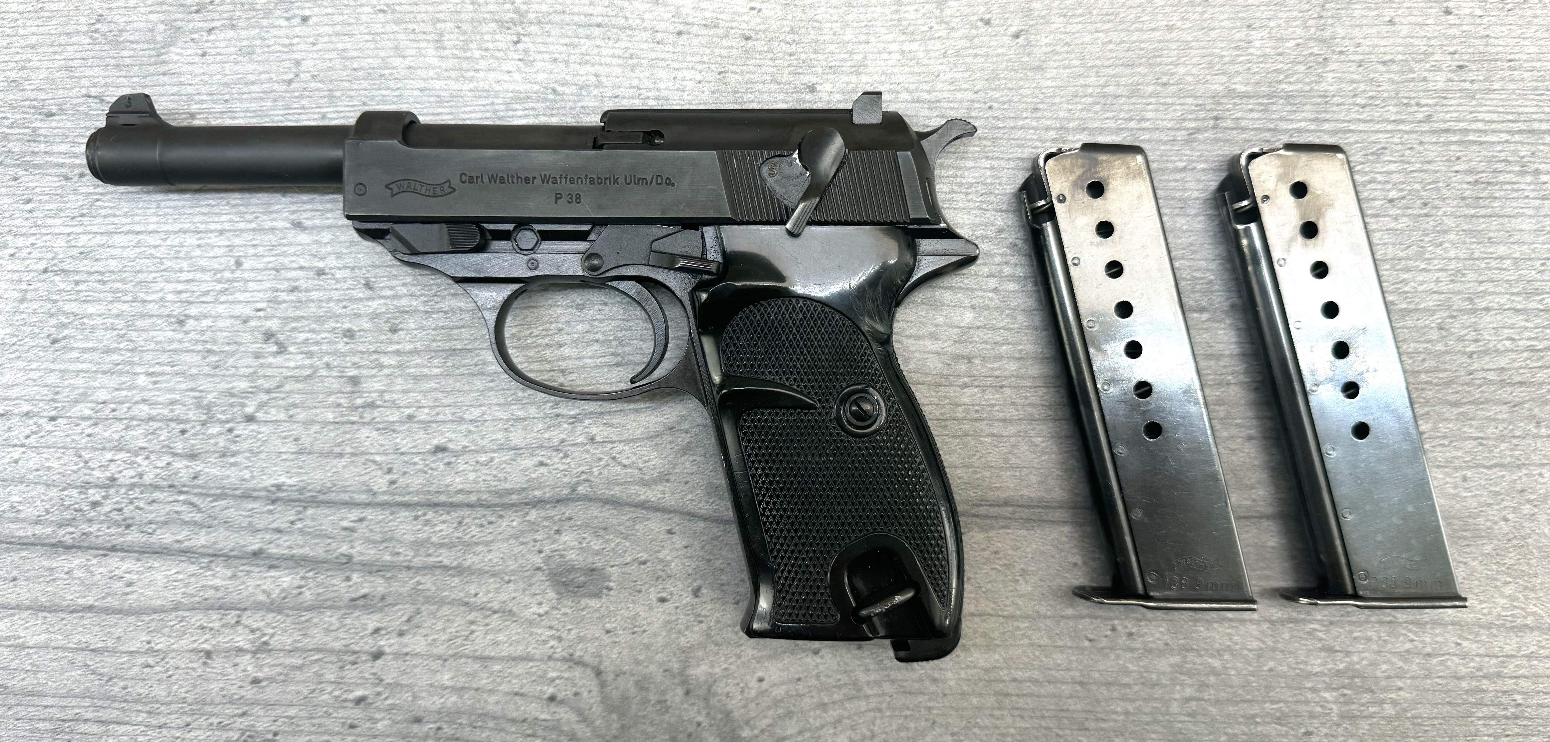 Carl Walther Waffenfabrik Ulm P38, 2x Magazine, Kal.: 9mm Luger