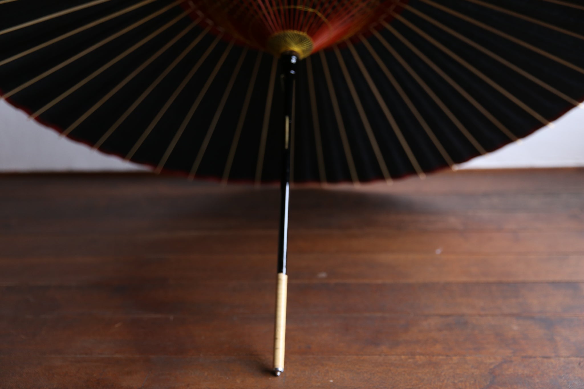 蛇の目傘【黒(軒赤)】 – 和傘CASA