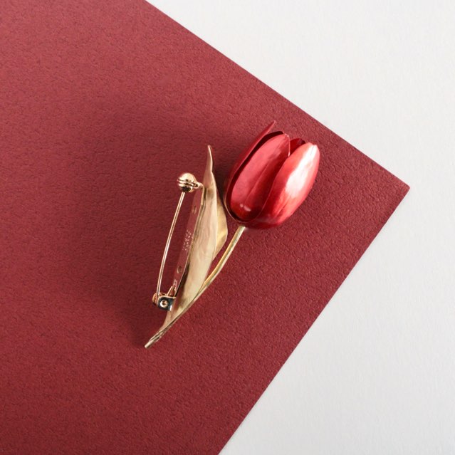 metalwork WAKA / チューリップのブローチ