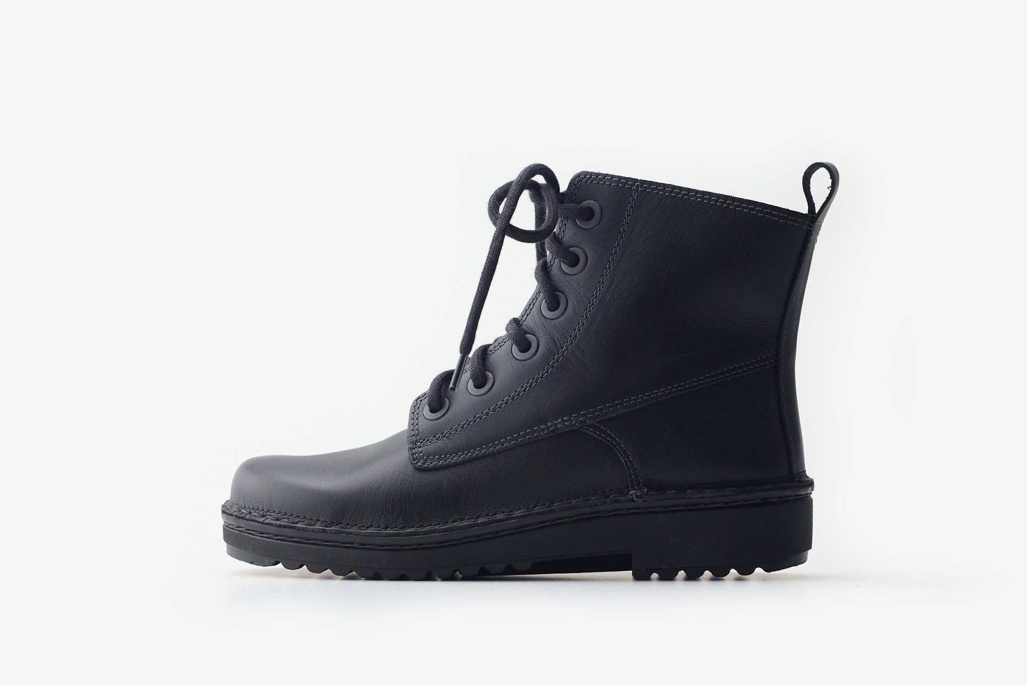 CLAUDIA（クラウディア）｜NAOT (ナオト）- パンと日用品の店 わざわざ