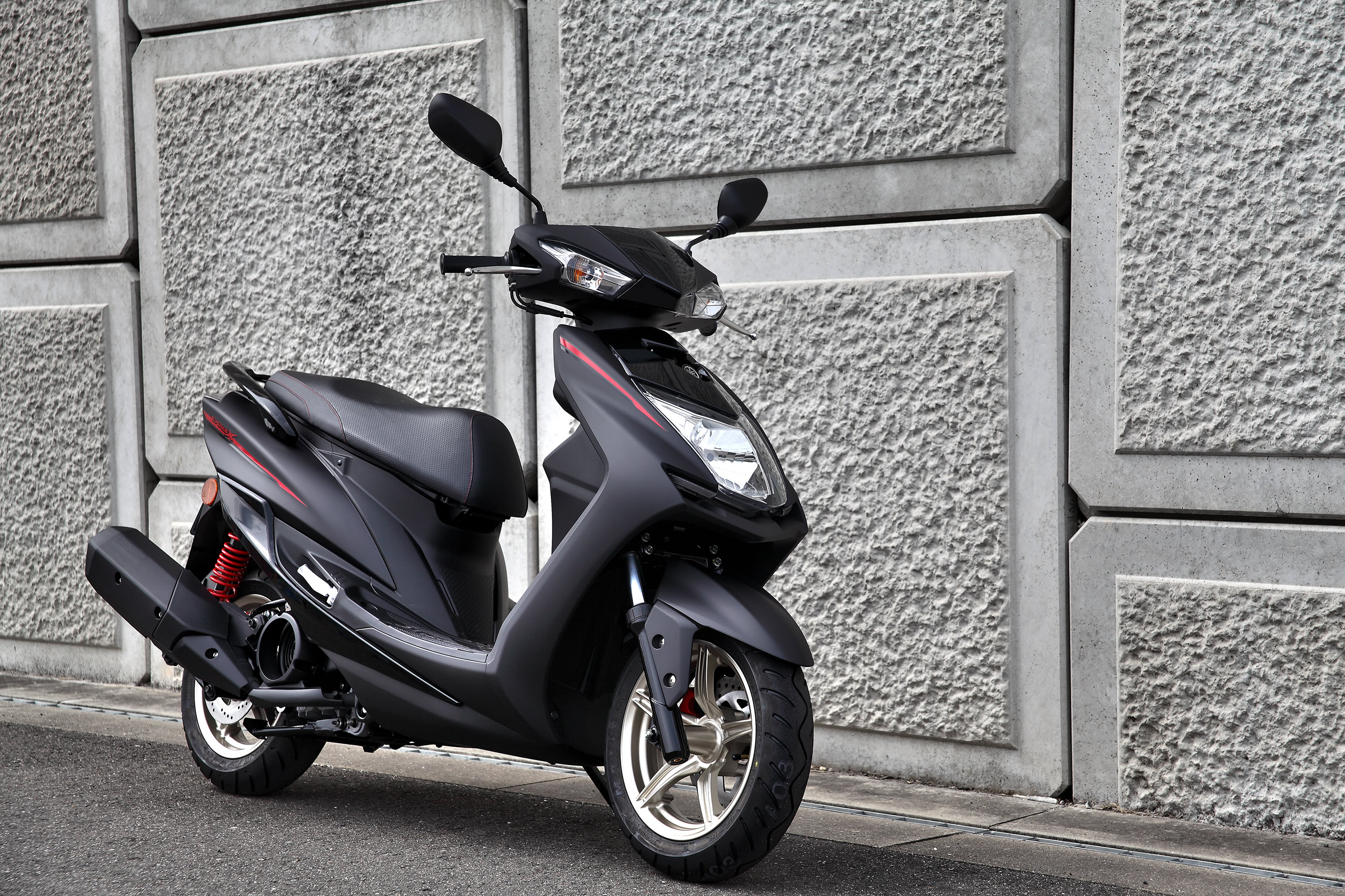 シグナスX SR SEA5J 4型の写真集