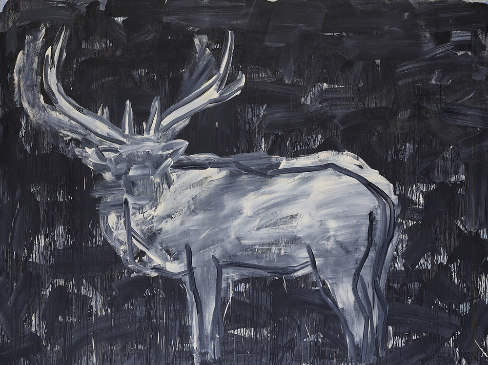 鹿一匹が首を回してこちらを眺めている。 ところが近づいてみると