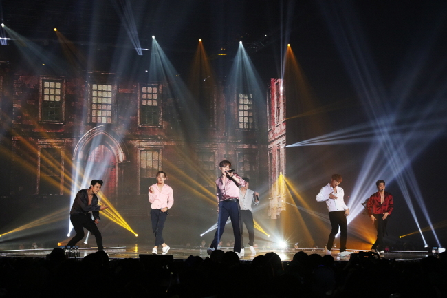 2PM's strength in unity shines at 'House Party' concert - The