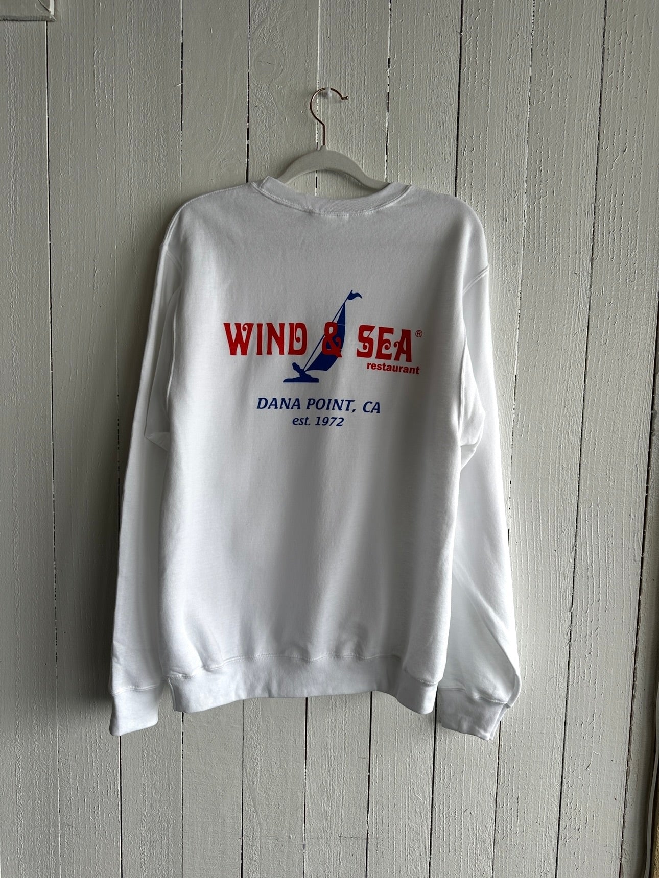 W&S White Crew Sweatshirt – Wind & Sea Restaurants, Inc.