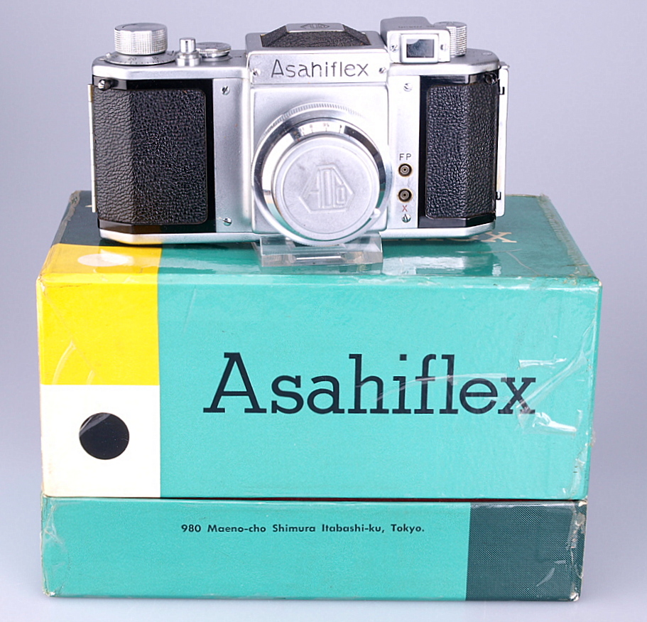 Asahiflex IIB with Asahi-Kogaku Takumar 50mm F3.5 lens in makers