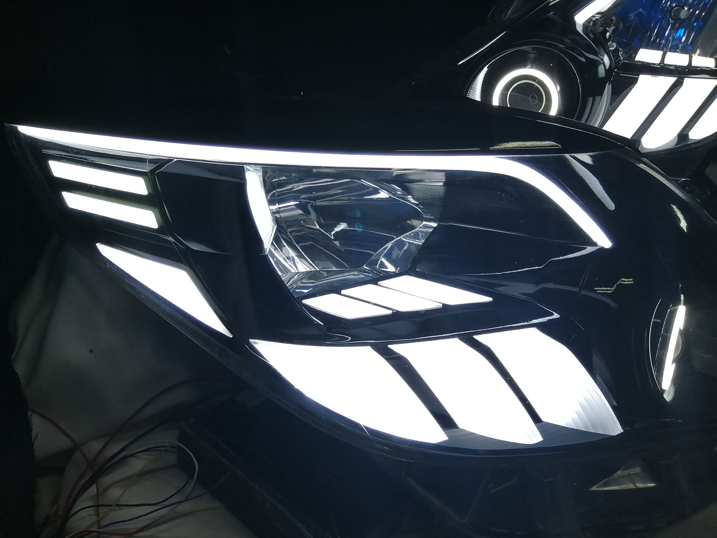 20アルファードのヘッドライト加工｜アクリルブロック埋め込みや