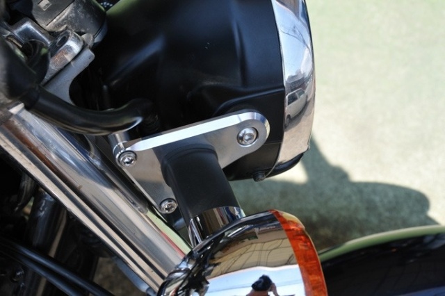 ZEPHYR750 ヘッドライトステー・シルバー. | ヘッドライトステー
