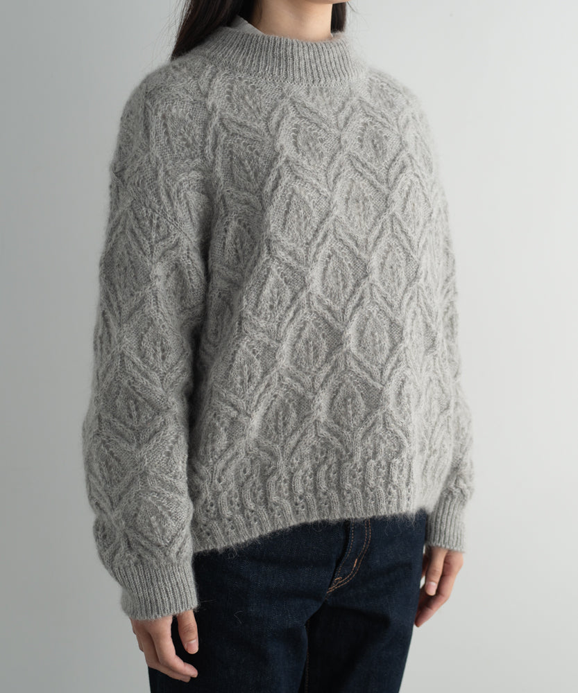 キッドモヘヤ×ウール×アルパカ×シルク〉リーフ模様編み セーター