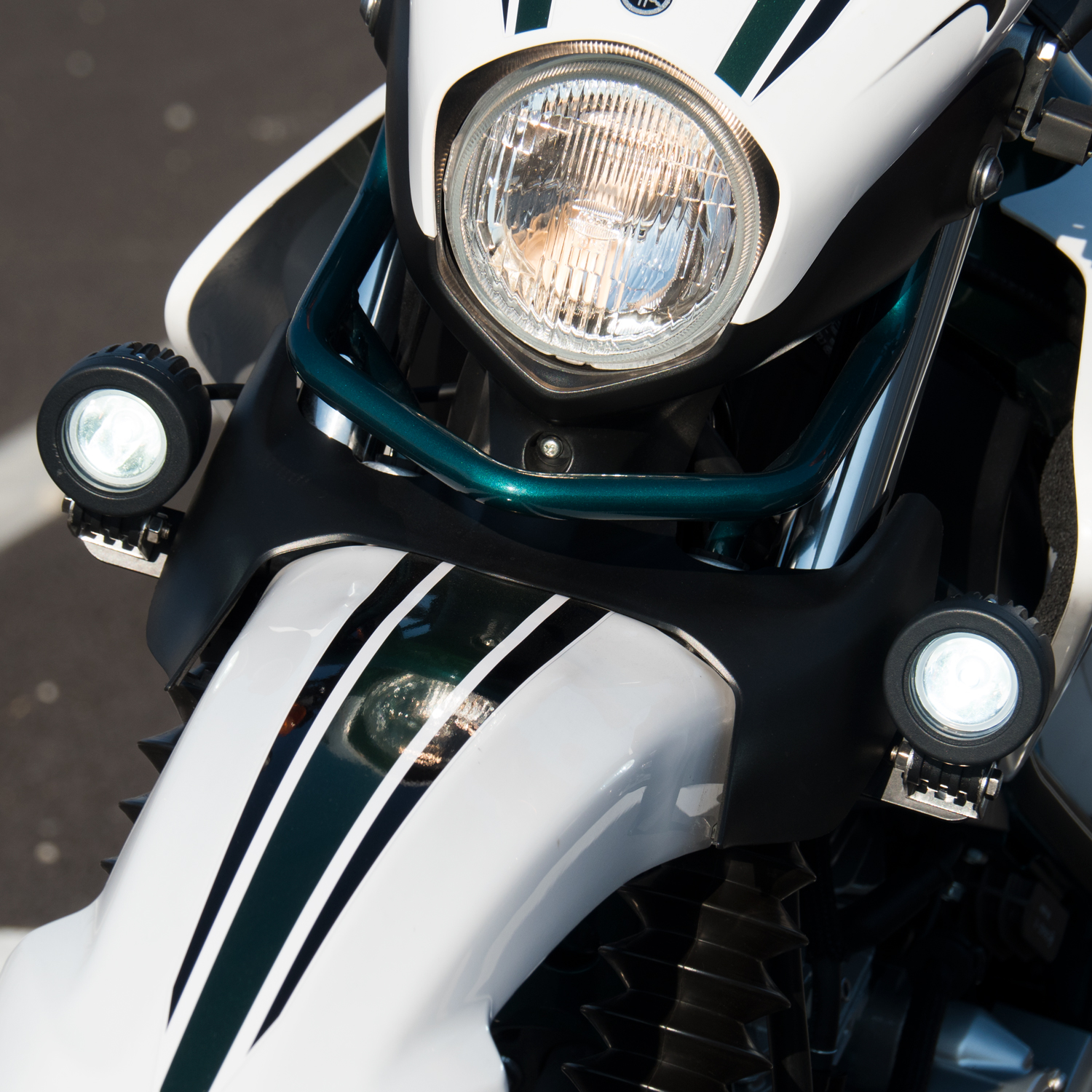 セロー250用 フォグランプ - バイクパーツメーカー ワールドウォーク