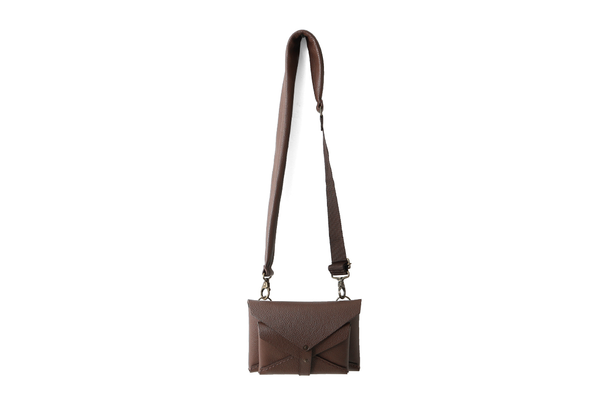ebagos エバゴス 封筒型 3way bag フニュ・シュリンク