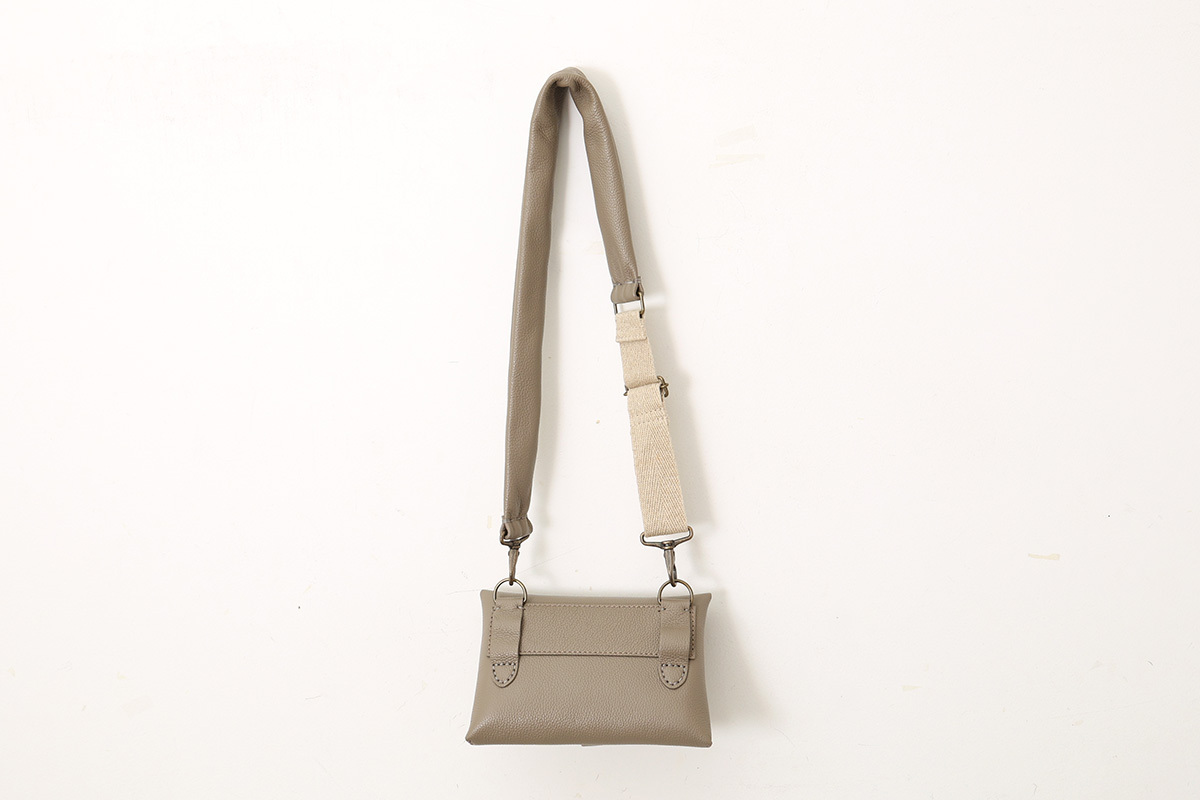 ebagos エバゴス フニュ・シュリンク・封筒型ポーチ 3way bag