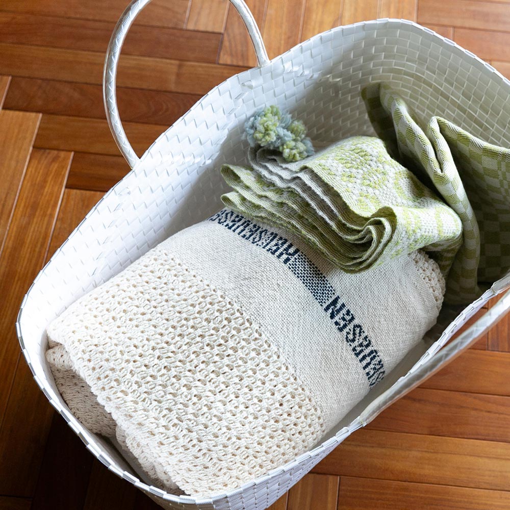 ベトナムのかご、あのひとの使い方 1・片柳玲子さん 家の中でも、車で