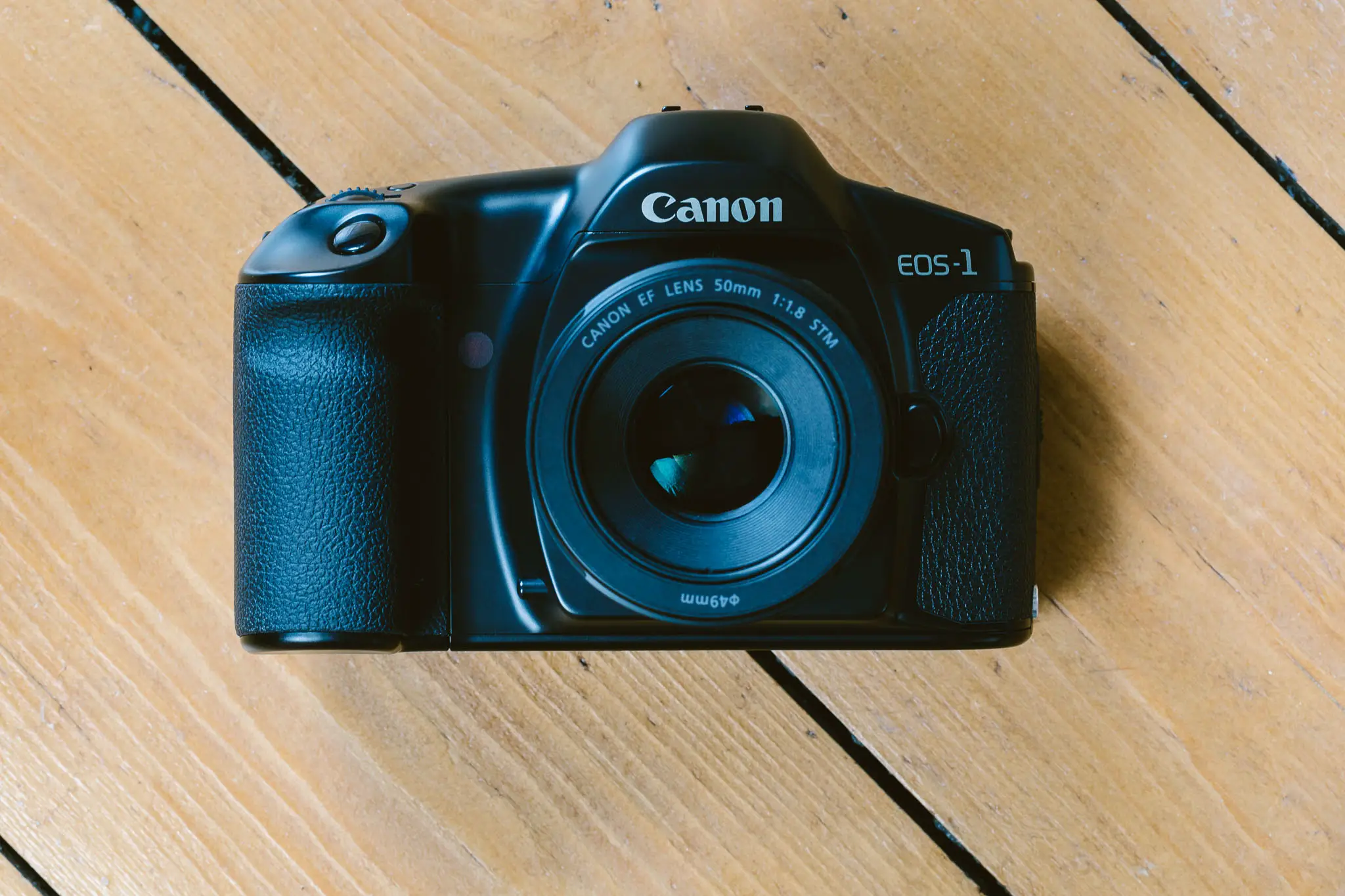 5 Frames with a Canon EOS 1 - By James Greenoff - 35mmc