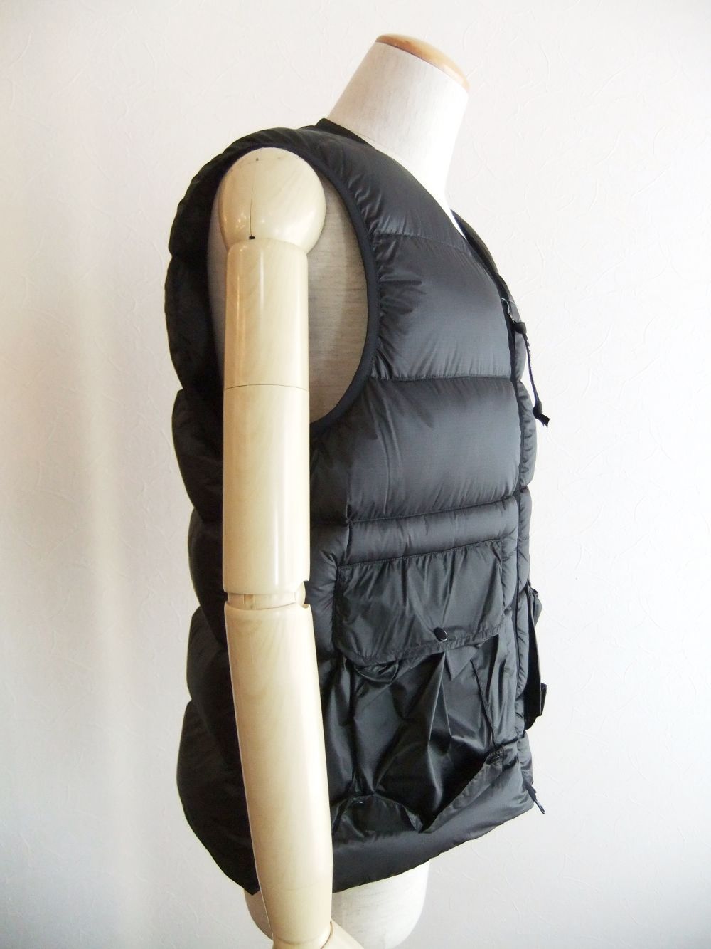 C.P. COMPANY - D.D. SHELL DOWN VEST (ブラック) ナイロン ジップ