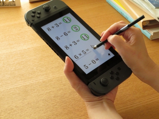 脳を鍛える大人のNintendo Switchトレーニング」を紹介。頭と手を