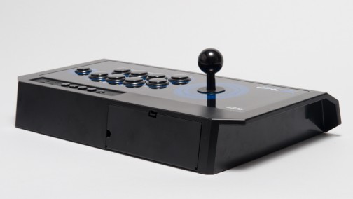 ワイヤレスアケコン時代がついに到来か。HORI製「ワイヤレス リアル