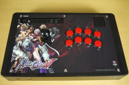ソウルキャリバーV」に適したアーケードスティックは？ Mad CatzとHORI