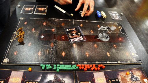 SPIEL'16］「DARK SOULS」の難度と興奮を協力プレイで実現。ボード