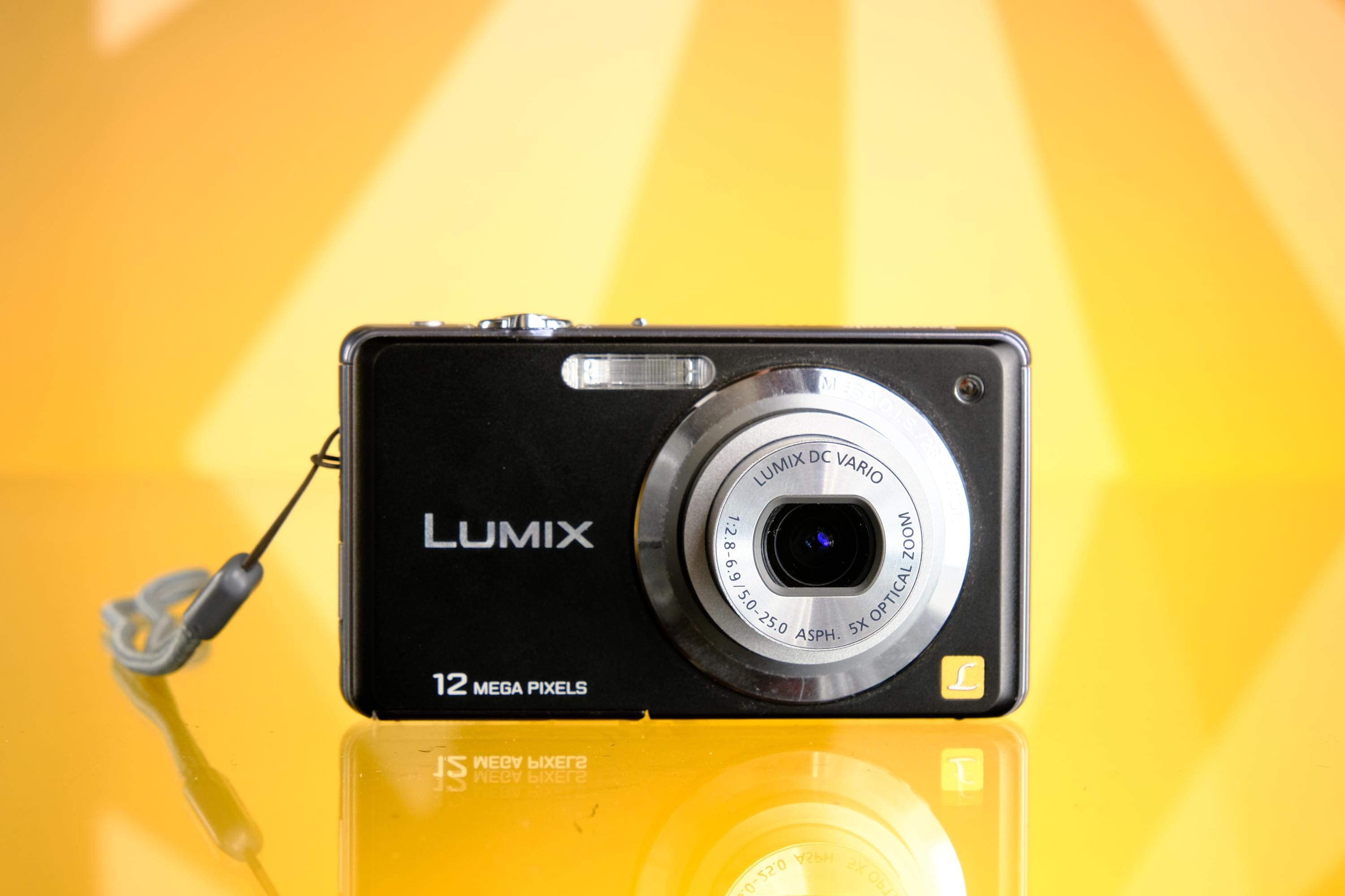 Panasonic Lumix DMC-FS10 Compact Digital Camera Point & Shoot