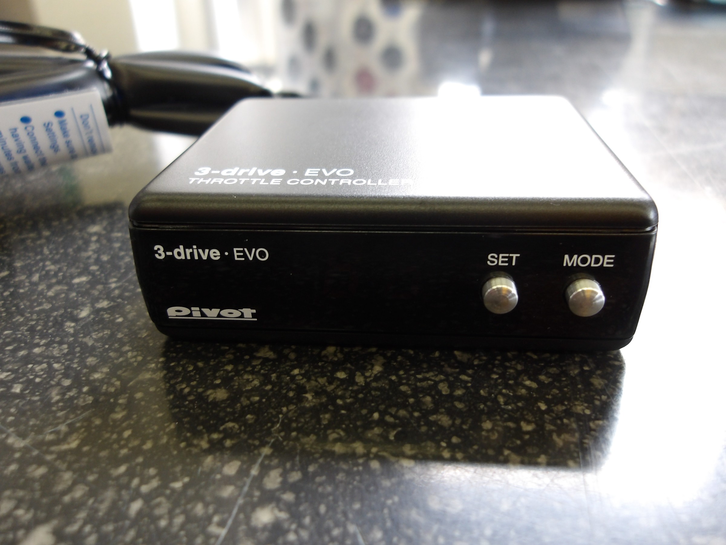 ジムニー シエラ（JB74W）Pivot製電子スロットルコントローラー「3