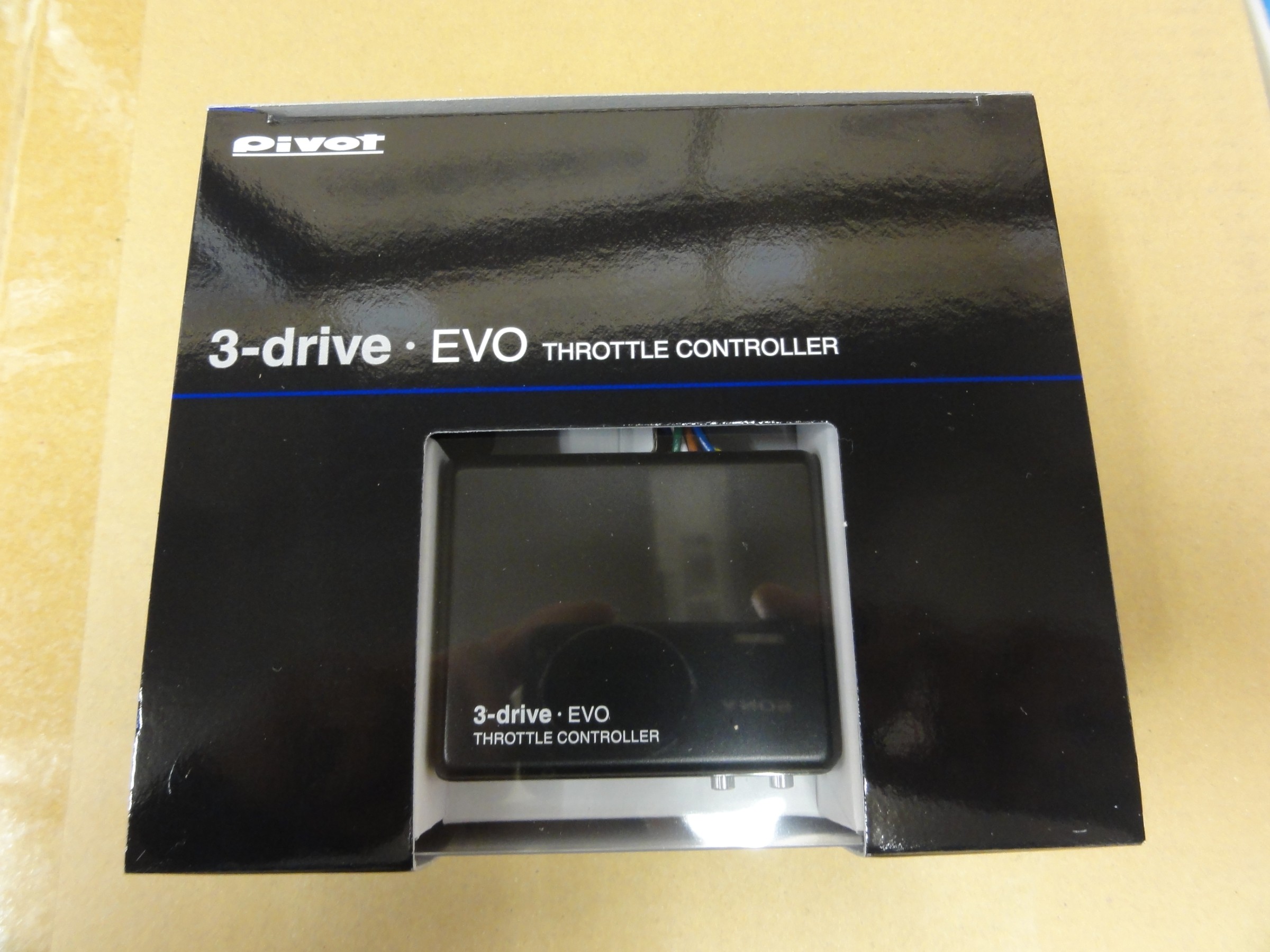 マークX（GRX133）PIVOT製電子スロットルコントローラー「3-drive・EVO