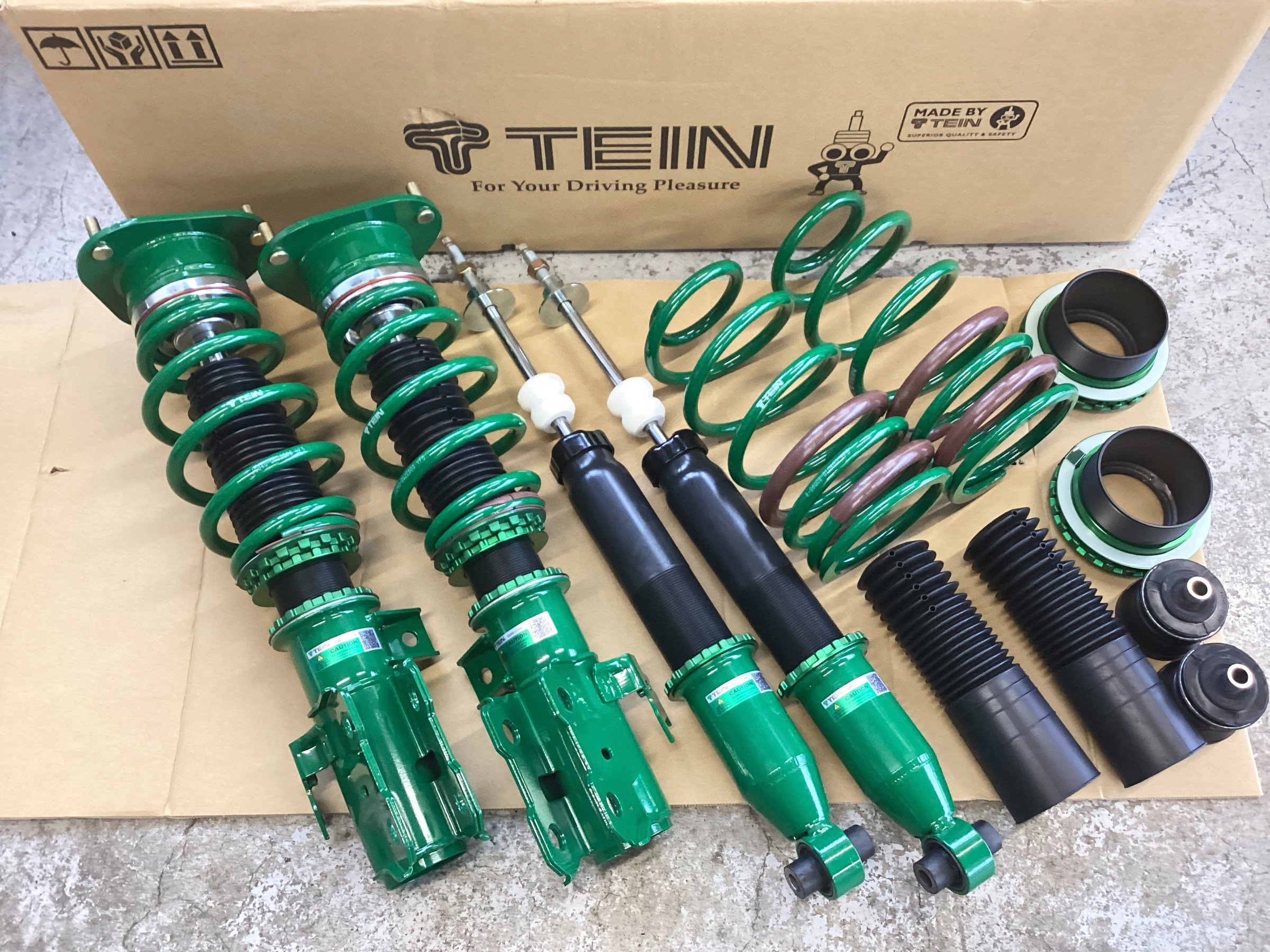 プリウス ZVW30 TEIN車高調取り付けます！ | トヨタ プリウス 足まわり