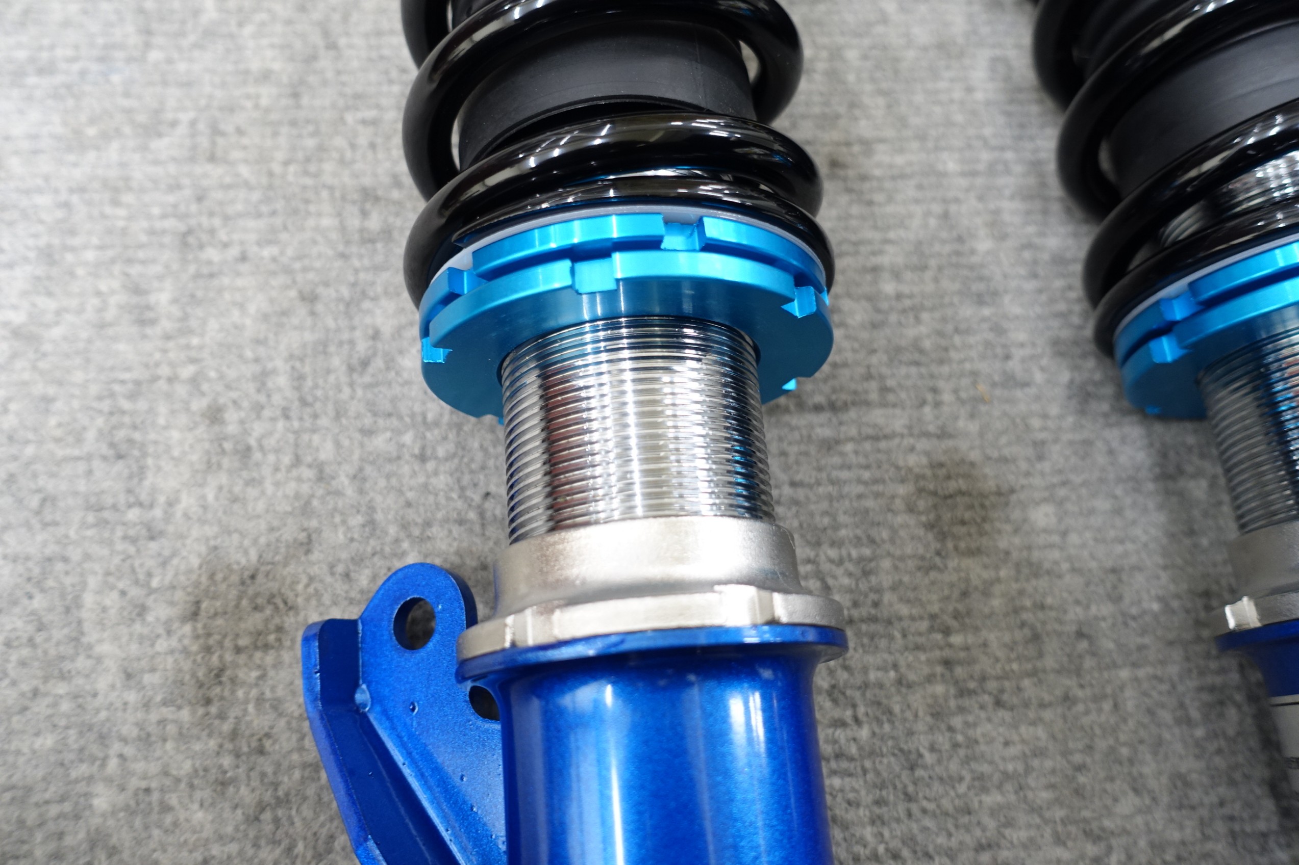 ダウン量は少なめですが走りと乗り心地を本気で追求した車高調なんです