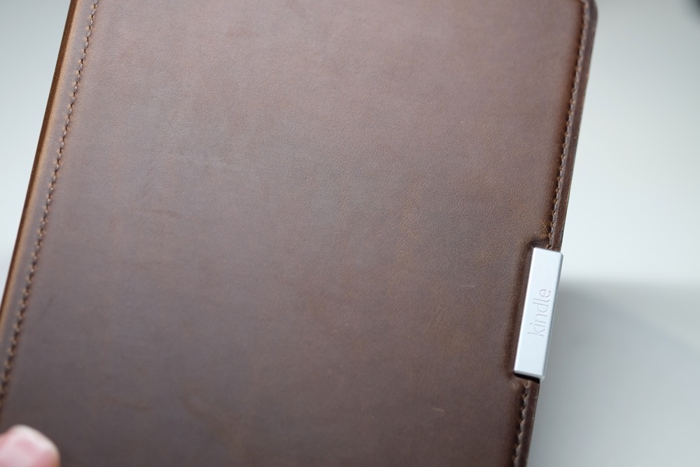 Kindle Paperwhite用の純正プレミアムレザーカバーを買ってみた