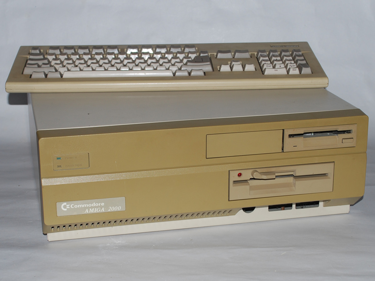 Commodore Info Page - Computer: Amiga 2000 [en]