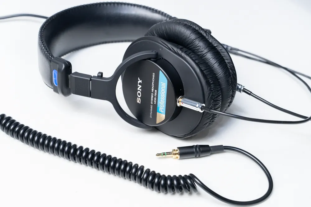 実機レビュー＞プロフェッショナルヘッドホン「MDR-7506」。「MDR
