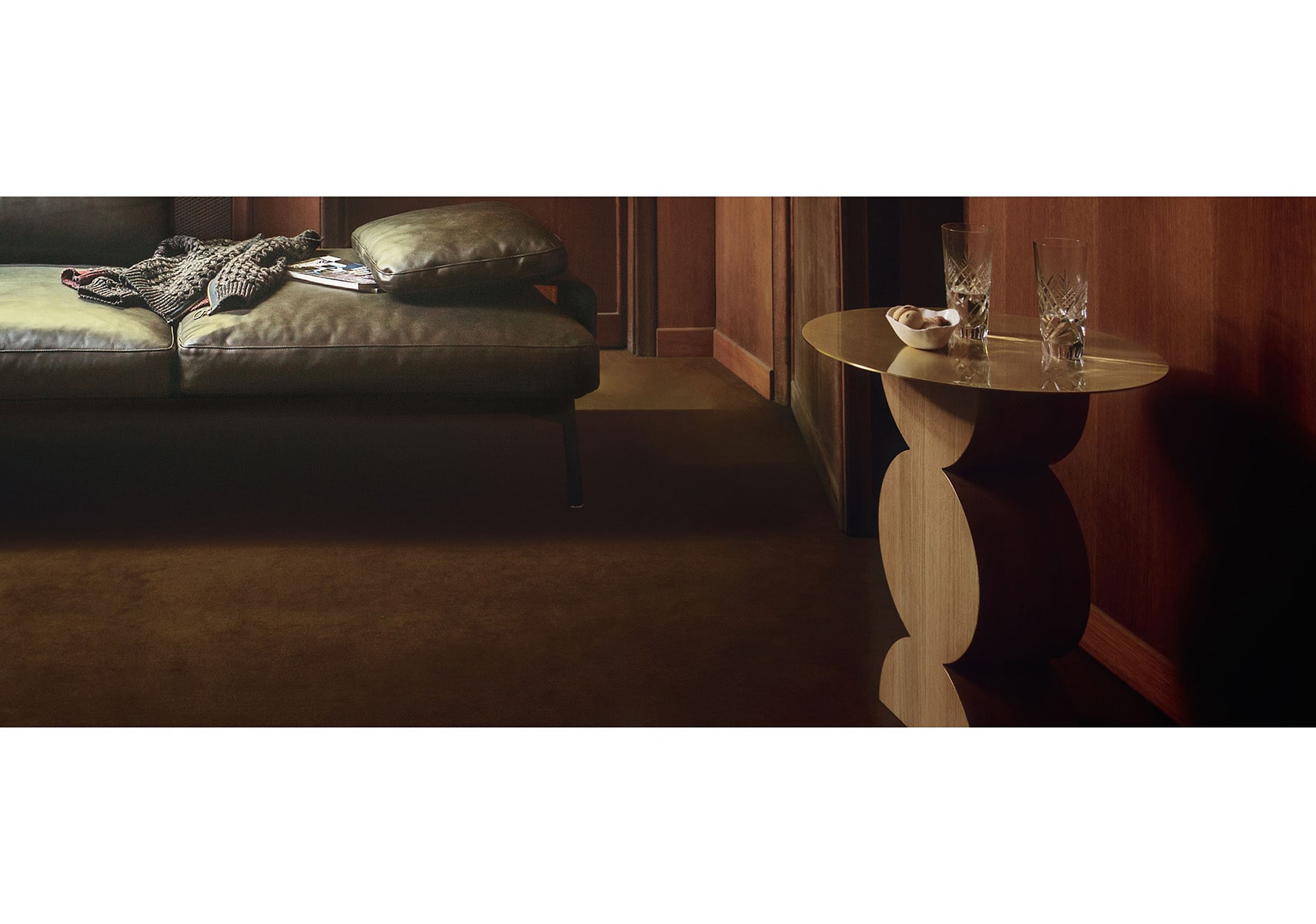 Cassina（カッシーナ）CONSTANTINコンスタンティン サイドテーブル