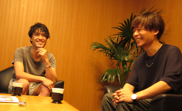 インタビュー：“大人ってカッコいい”と思えるような歌 ISEKI×中田裕二