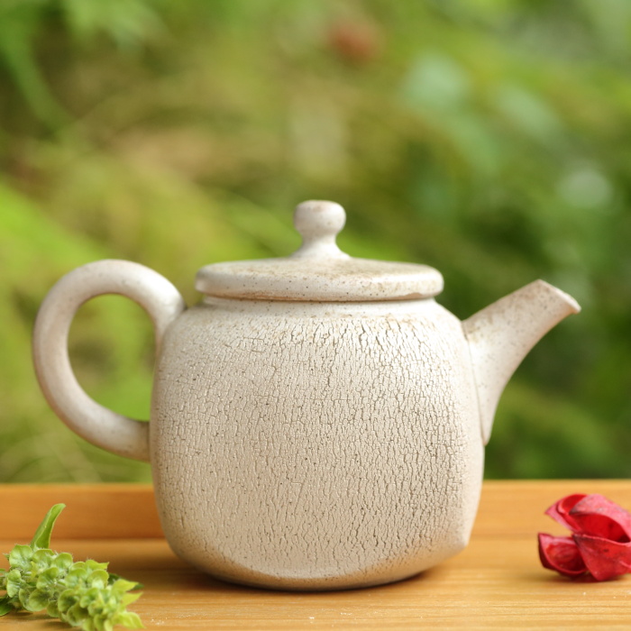 伊藤成二 四角白泥嵐絞り牡蠣殻粉紋茶壷 満容量180ml 常滑焼煎茶器