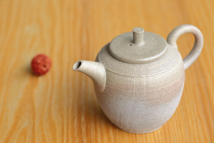 伊藤成二 高台型白泥茶壷 満容量180ml 作家もの常滑焼ティーポット