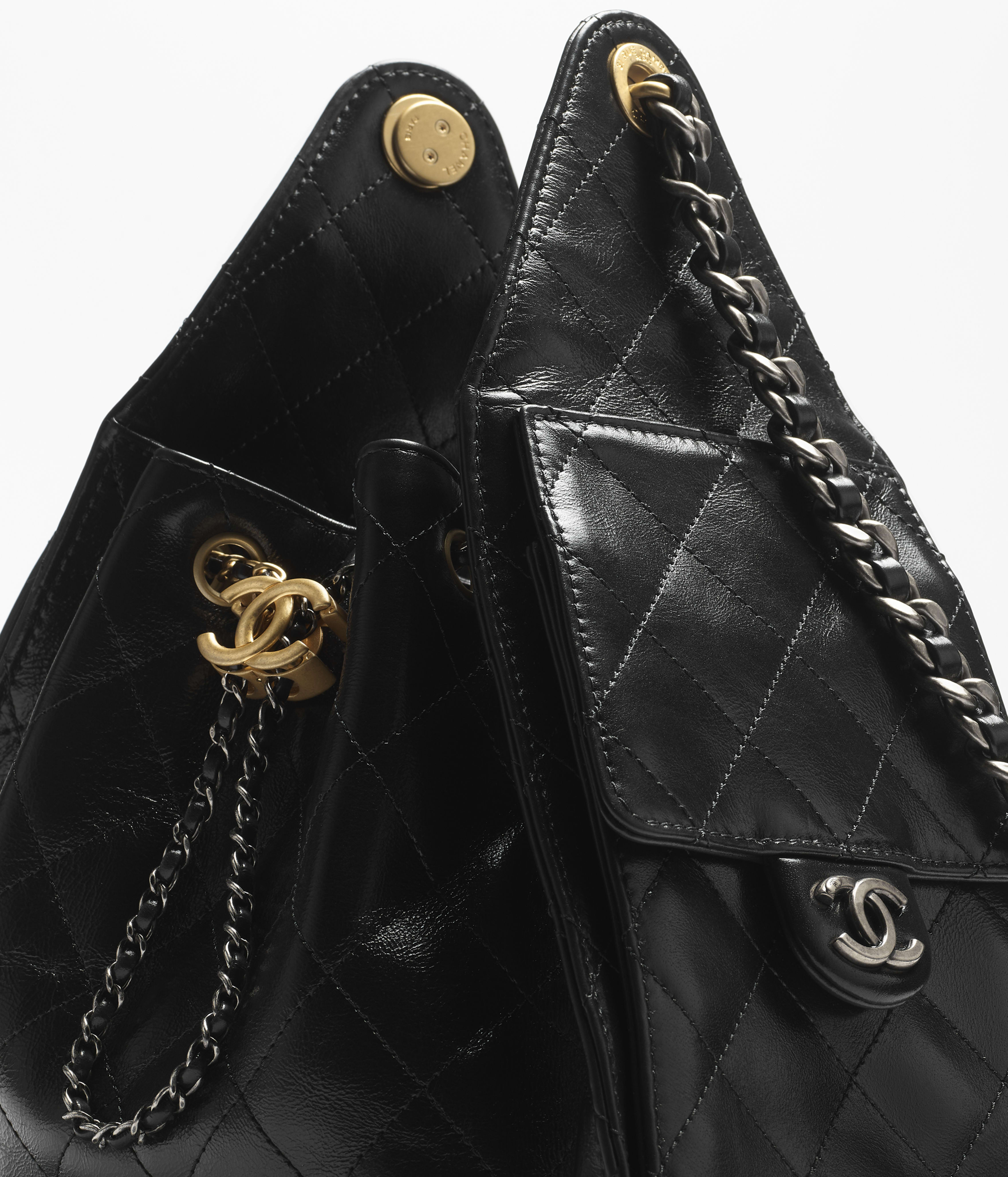 Chanel 25 small handbag, Shiny crumpled calfskin, gold-tone