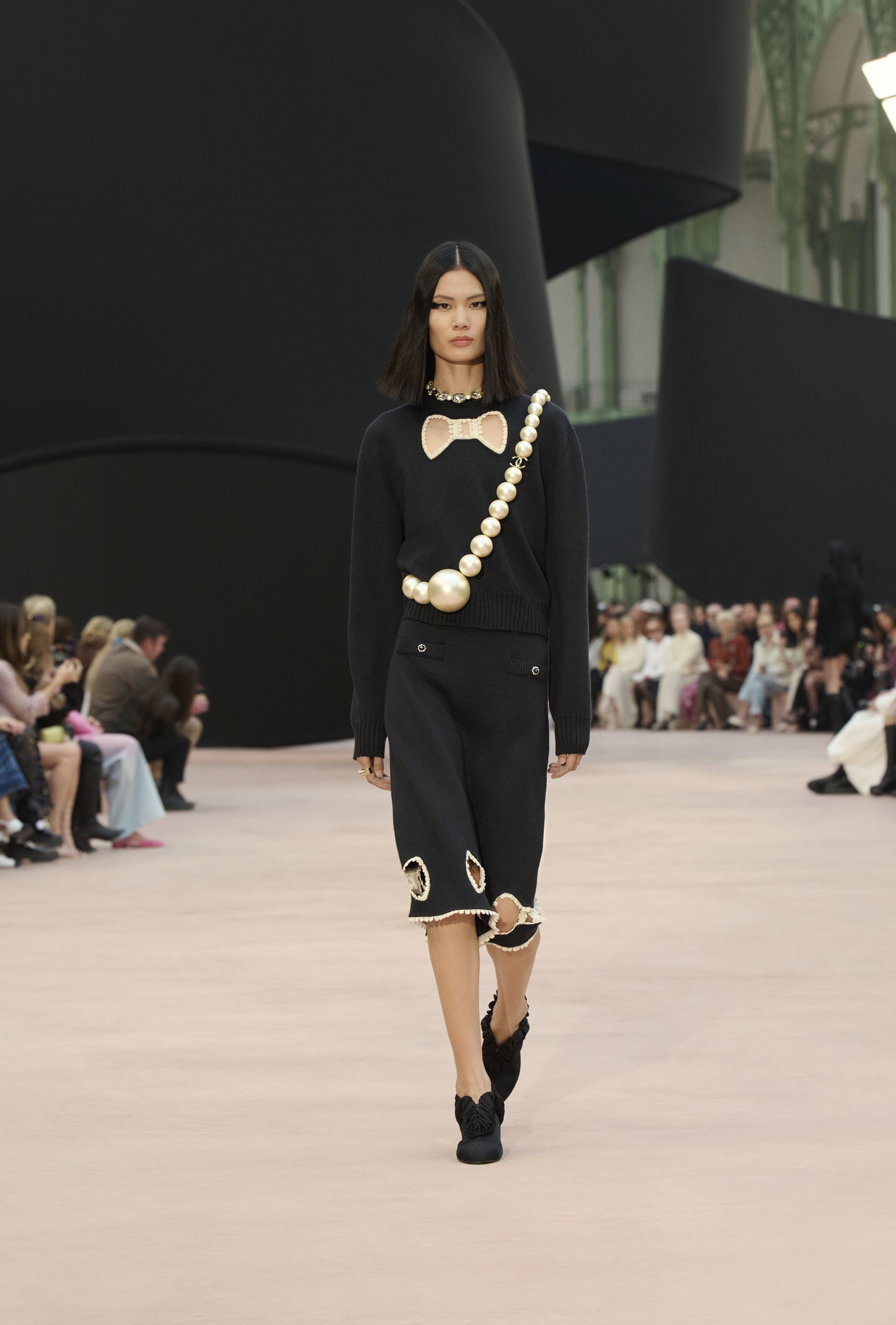 プルオーバー - シルク & ウール、ブラック & エクリュ — ファッション