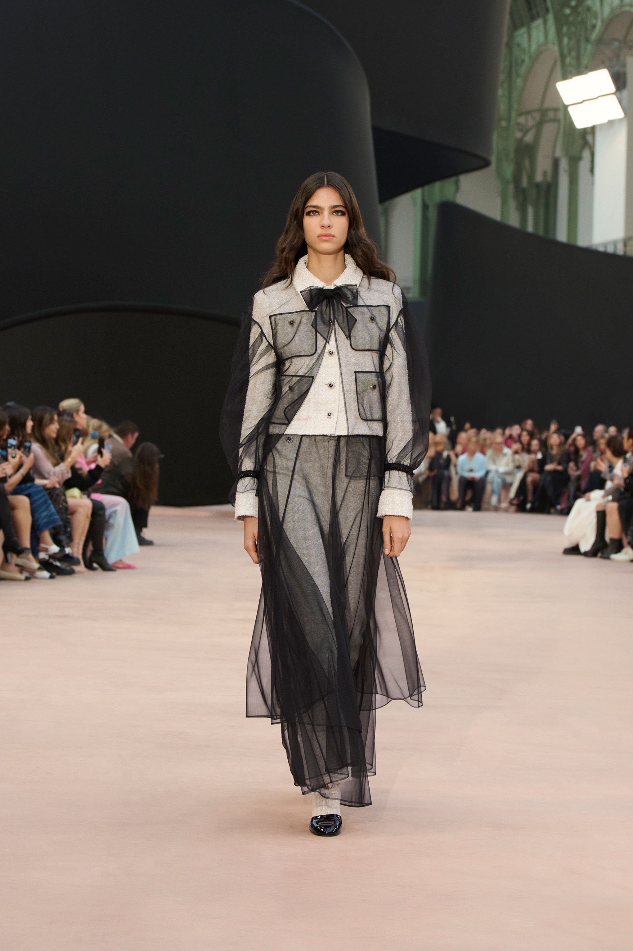 ロングスリーブ ブラウス - チュール エンブロイダリー、ストラス