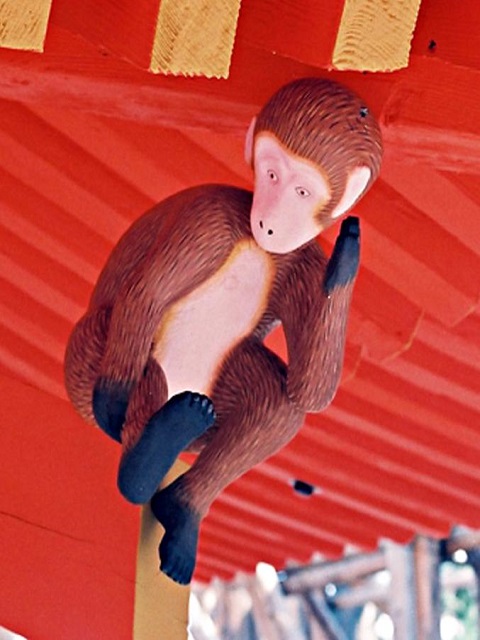 まちの文化財（135） 名草神社の四猿彫刻／養父市