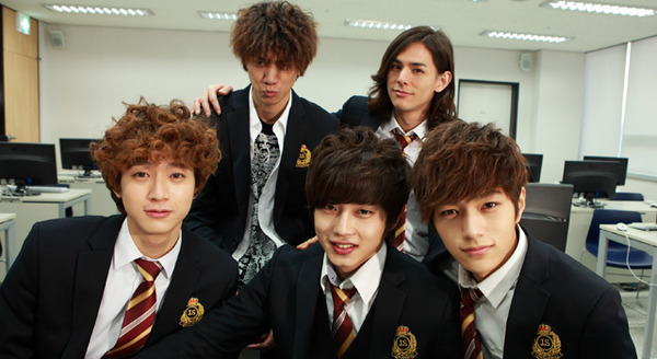 美男＜イケメン＞バンド」ユ・ミンギュのサイン入り色紙を3名様に