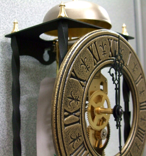 アンティーク調振り子掛け時計、スケルトンタイプの人気のアンティーク