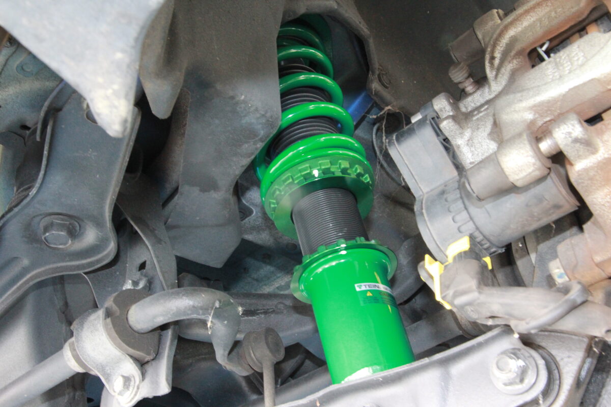 WRX S4にTEIN フレックスZ ＆57CR スペックMで足回りをリフレッシュ