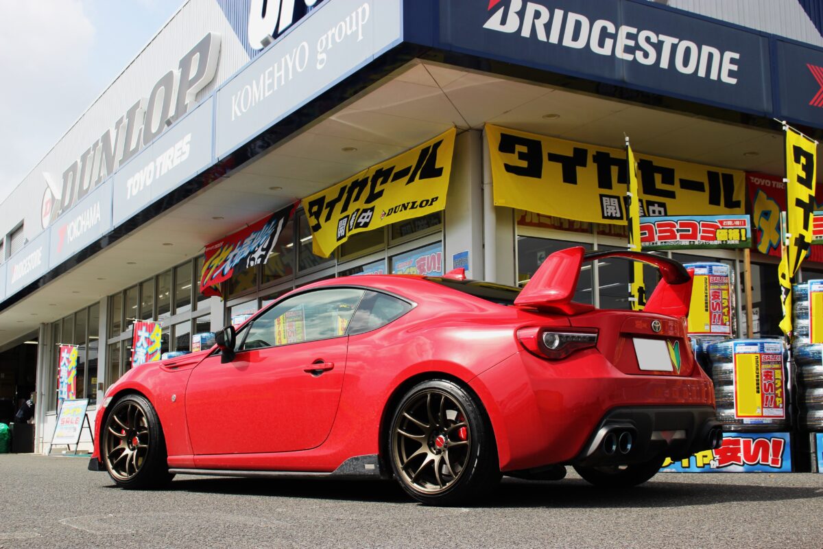 ZN6・86を9.5J・ツライチ仕様へ。WORK エモーションkiwamiの18インチを